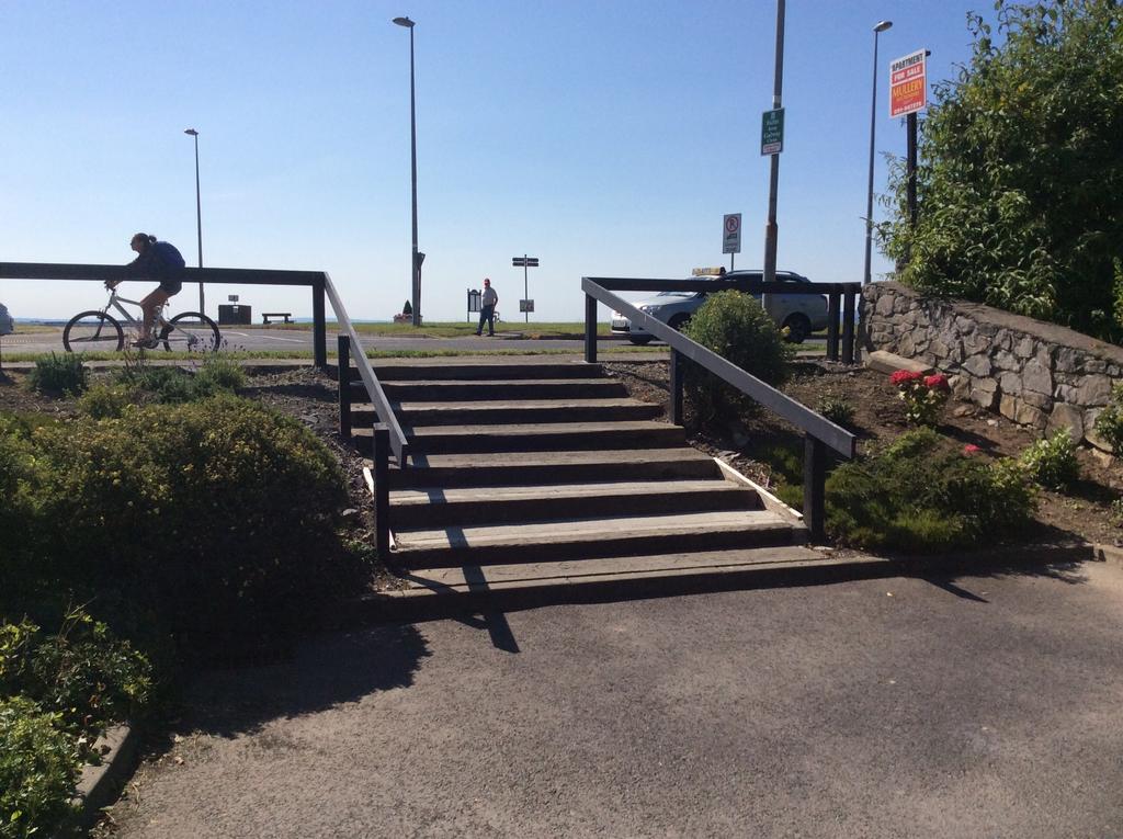 Westwinds Guestlodge Galway Exterior foto